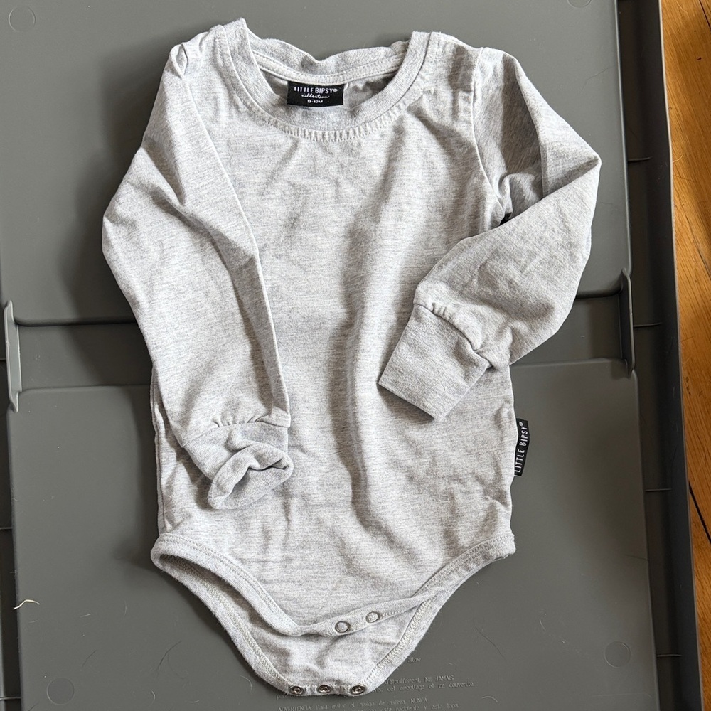 Little bipsy Gray Long Sleeve Baby Onesie